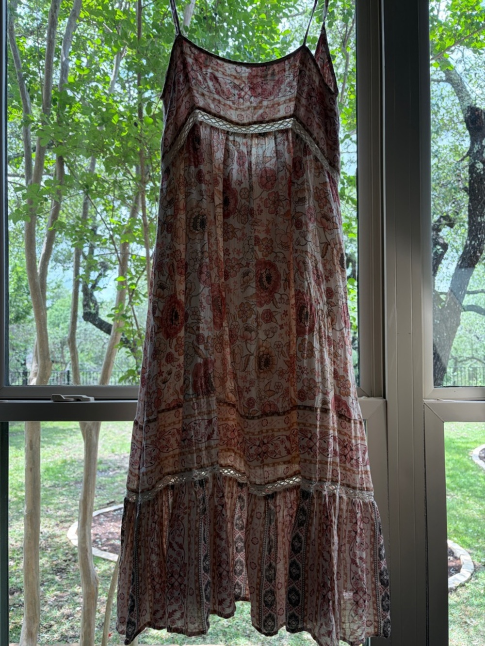 Spell & The Gypsy, Zahara Midi Dress.
Boho, feminine, floral, lightweight xs - Picture 11 of 15